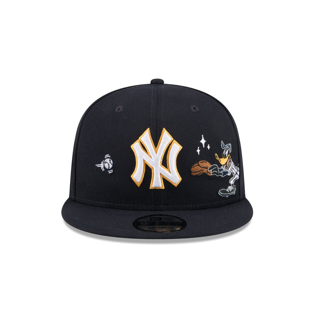 New York Yankees Daffy Duck Catch 9FIFTY Snapback Hat - Image 2