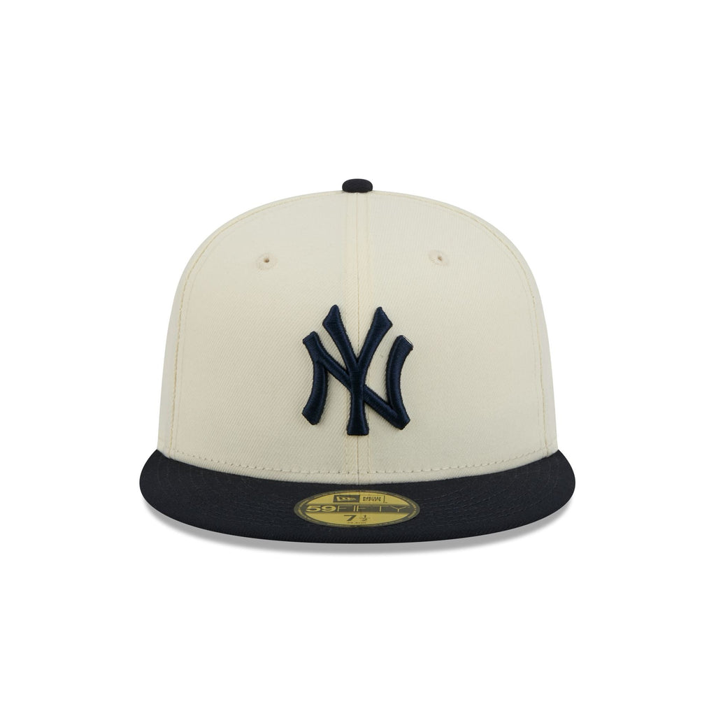 New York Yankees Chrome White Basic 59FIFTY Fitted Hat - Image 2