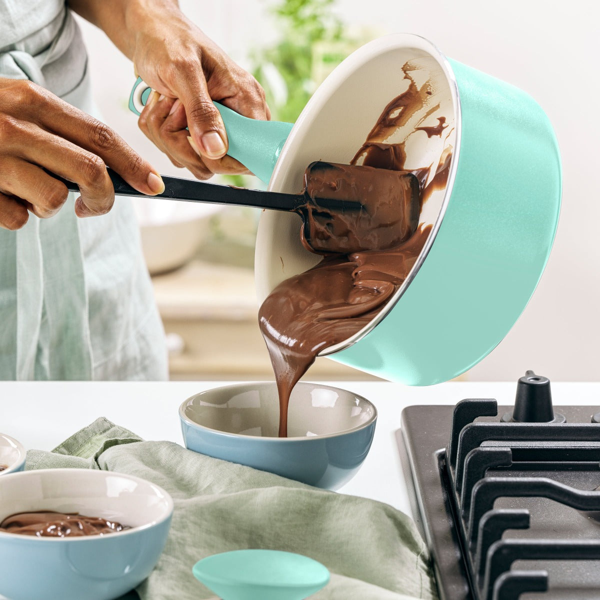 Rio Ceramic Nonstick 2-Quart Saucepan with Lid | Turquoise - Image 6