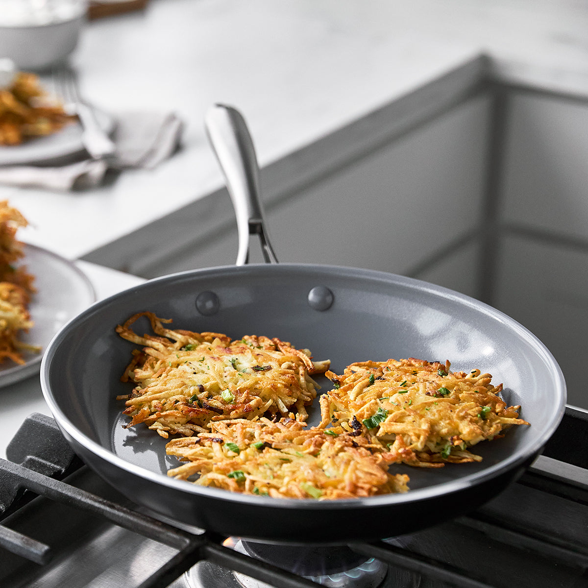 Swift Ceramic Nonstick 10" Frypan - Image 3