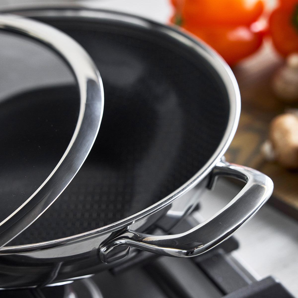 Spectra Thermobond Hybrid Ceramic Nonstick 12" Wok with Lid - Image 9