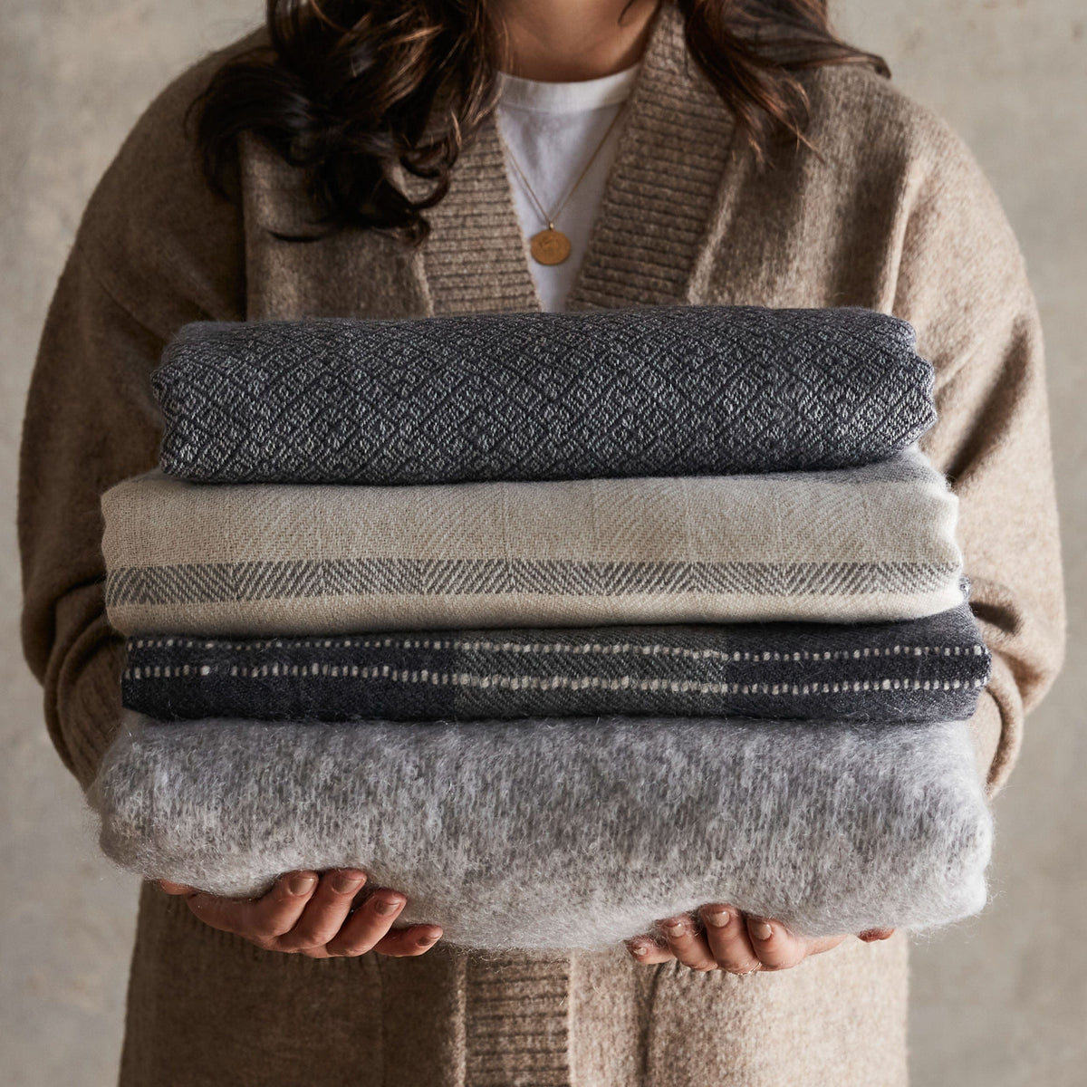 Cuadra Alpaca Throw - Image 4