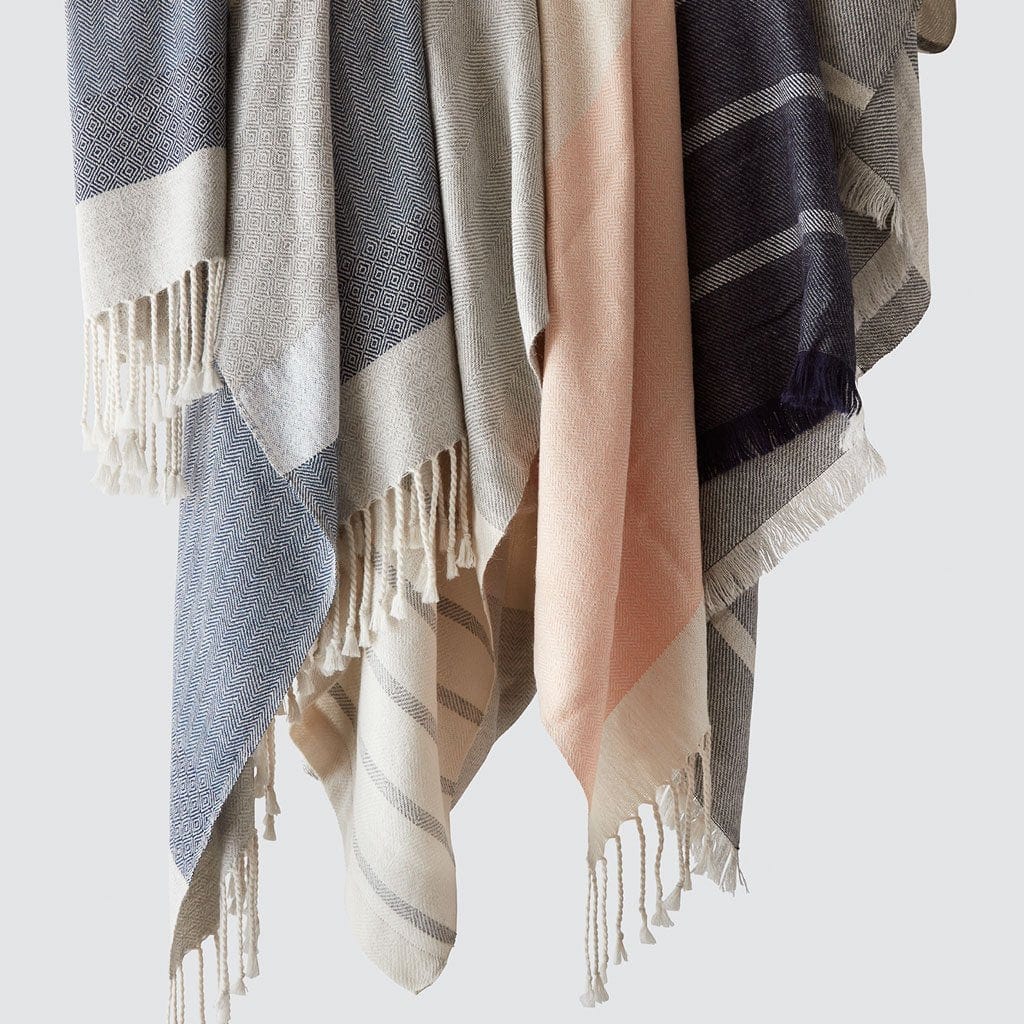 Cuadra Alpaca Throw - Image 11