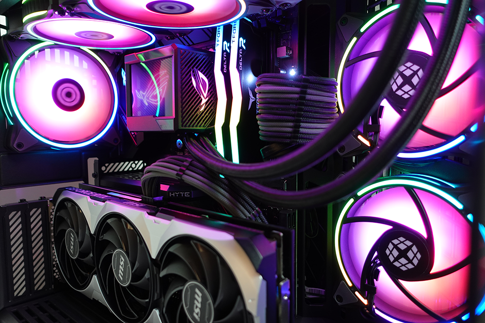 G6 HYTE Y40 Gaming Desktop