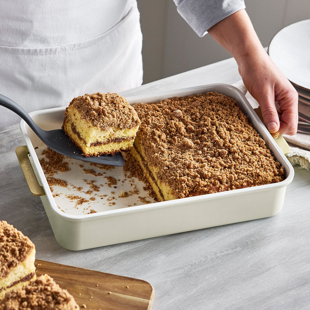 Reserve Bakeware 13" x 9" Rectangular Pan | Cream - Image 4