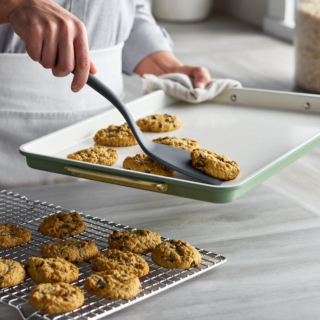 Reserve Bakeware 7-Piece Set | Sage - Image 11