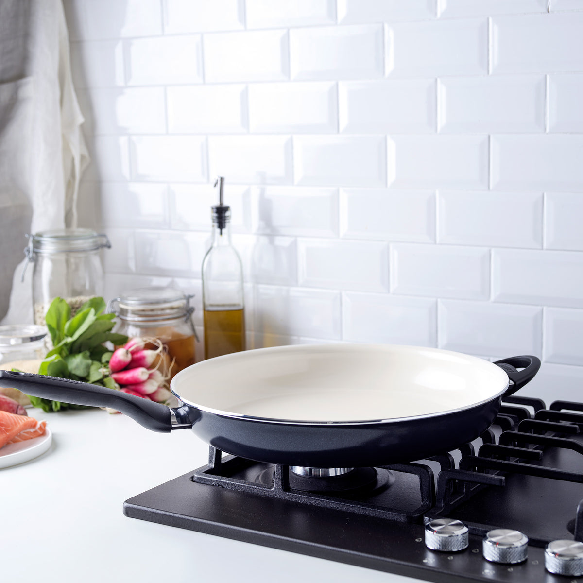 Rio Ceramic Nonstick 13.5" Frypan | Black - Image 2