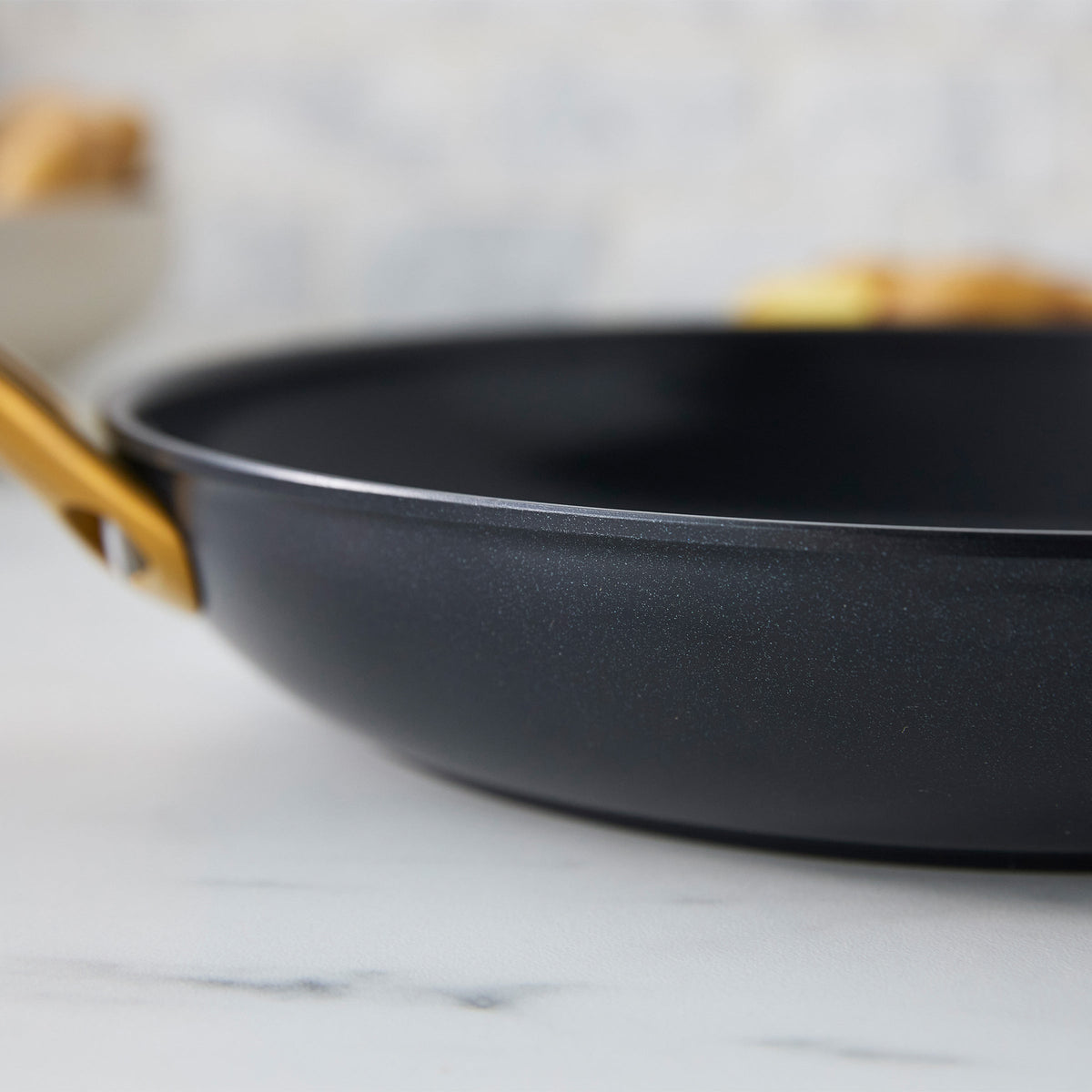 Reserve Pro Ceramic Nonstick 10" and 12" Frypan Set | Black - Image 8