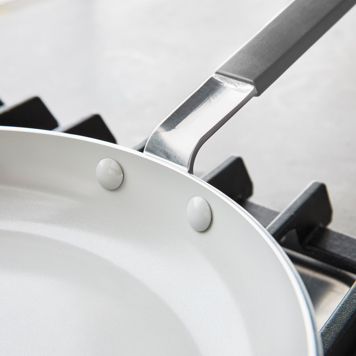 Bobby Flay by GreenPan Professional Ceramic Nonstick 10" Frypan | Graphite - Image 7