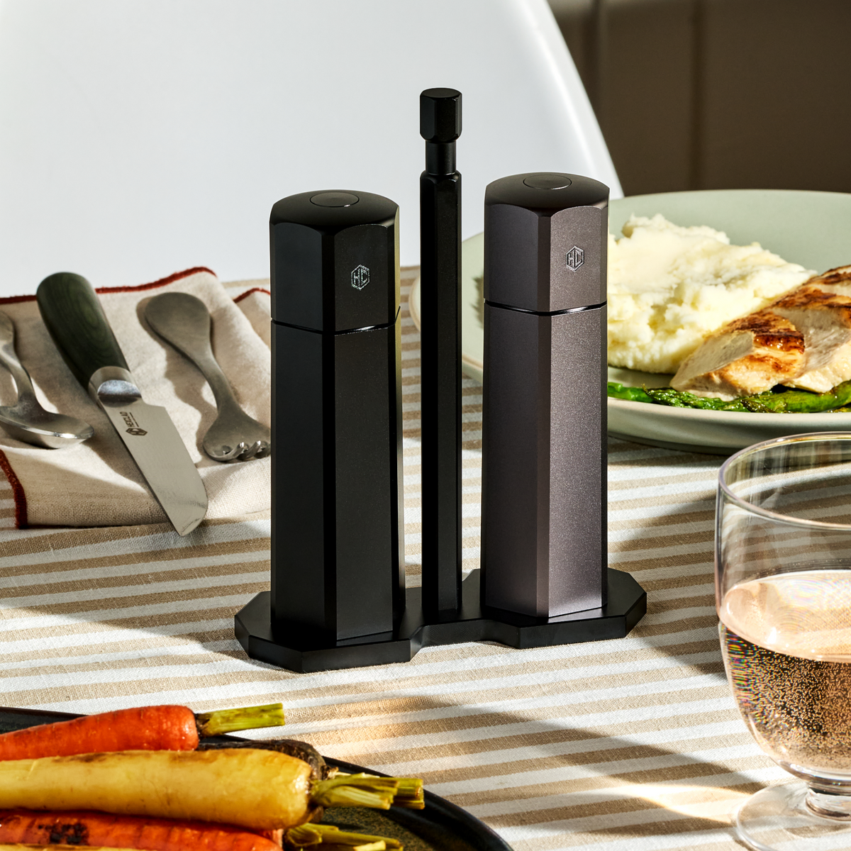 HexMill Tabletop Salt & Pepper Grinder Set - Image 3