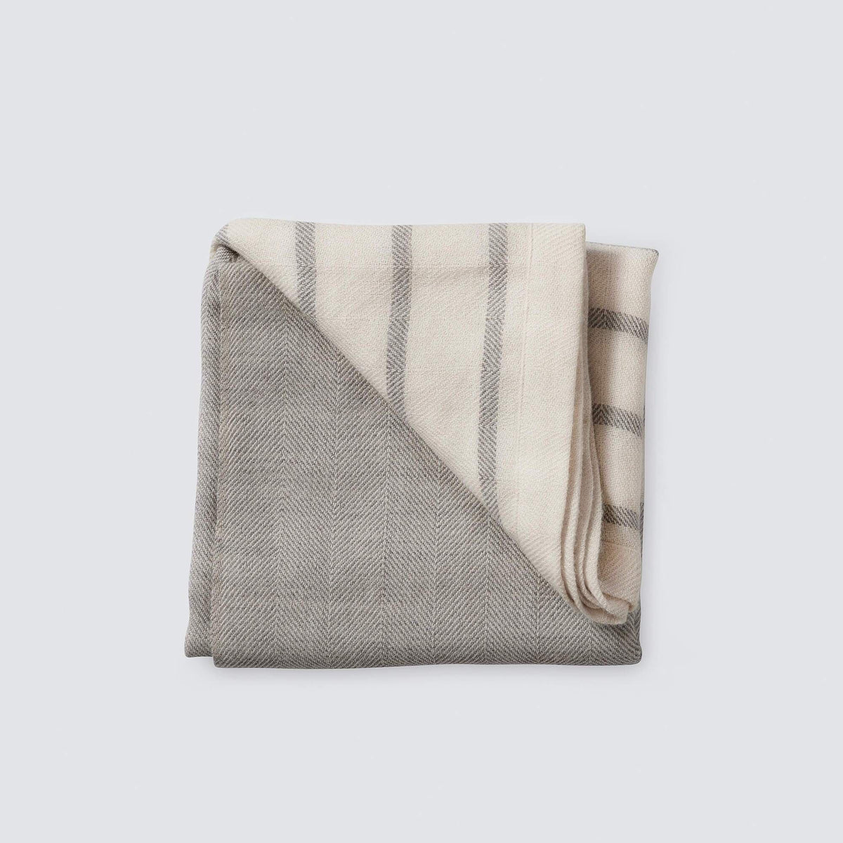 Cuadra Alpaca Throw - Image 9